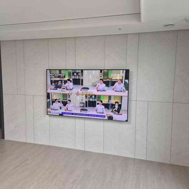타일 마감 벽걸이TV 설치