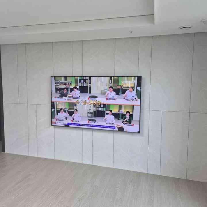 타일 마감 벽걸이TV 설치