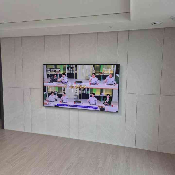 석재 마감 벽걸이TV 설치