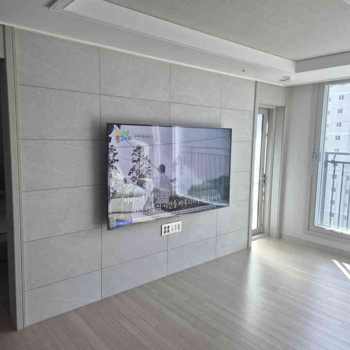 석재 마감 벽걸이TV 설치