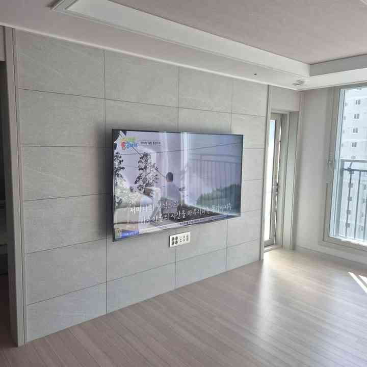 타일 마감 벽걸이TV 설치