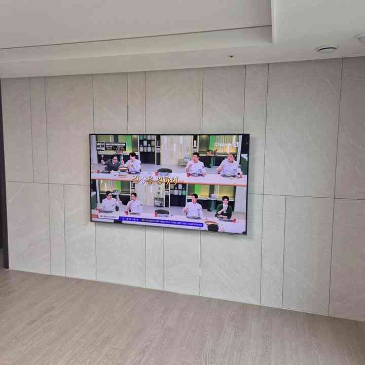 타일 마감 벽걸이TV 설치
