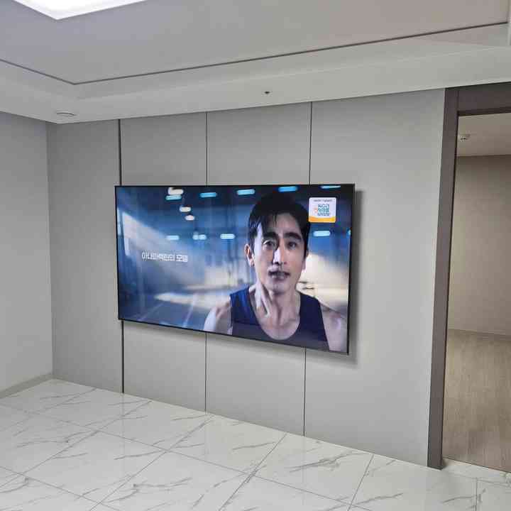 석재 마감 벽걸이TV 설치