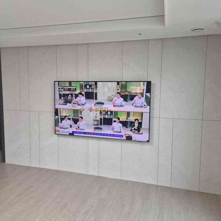 타일 마감 벽걸이TV 설치