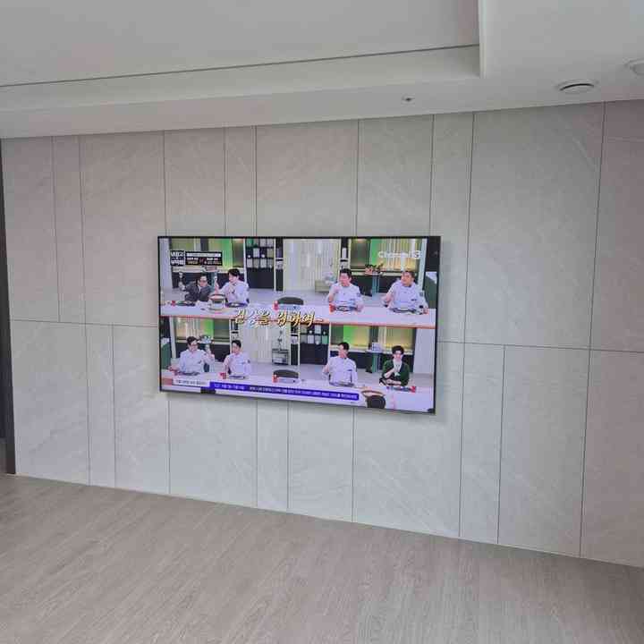 석재 마감 벽걸이TV 설치