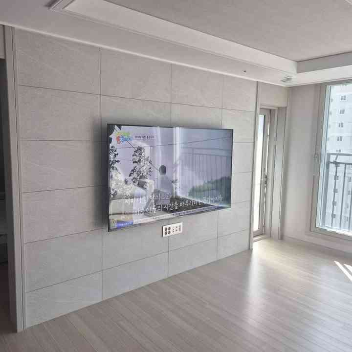 타일 마감 벽걸이TV 설치