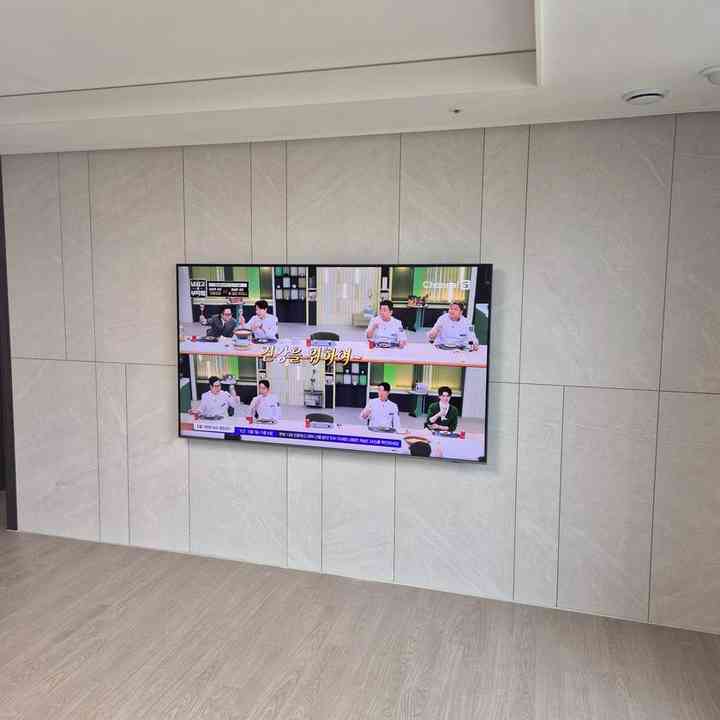 타일 마감 벽걸이TV 설치