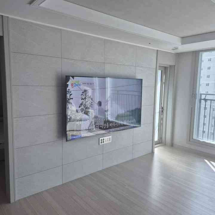 석재 마감 벽걸이TV 설치