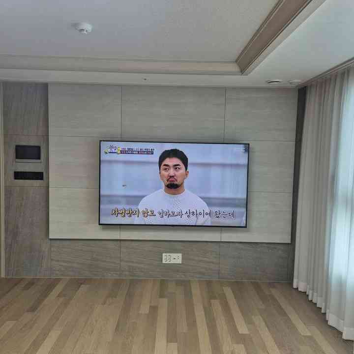 벽면 수평 무타공 벽걸이TV