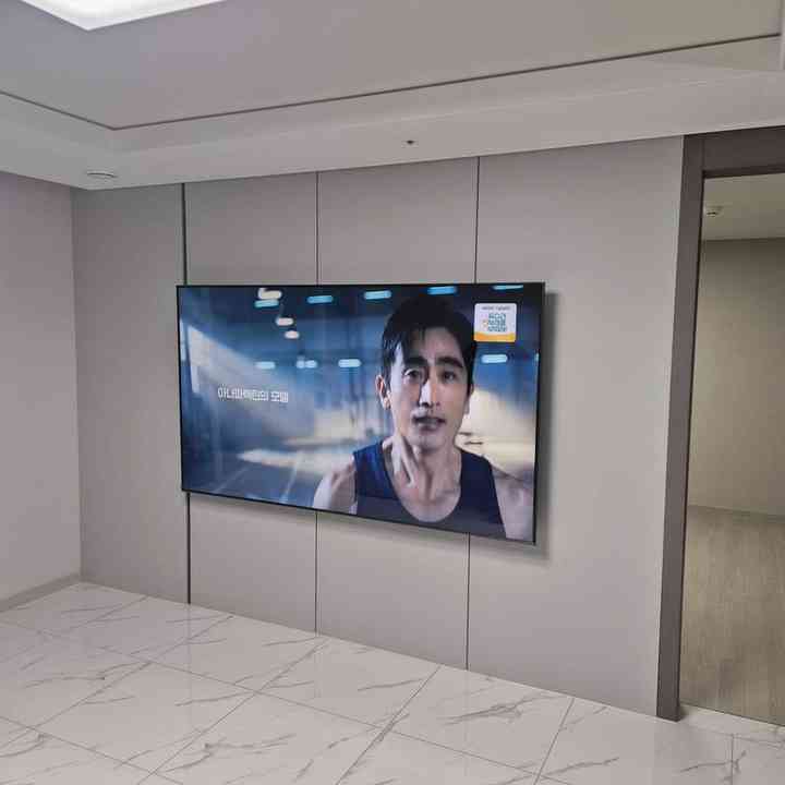 기둥형 벽면 벽걸이TV 설치