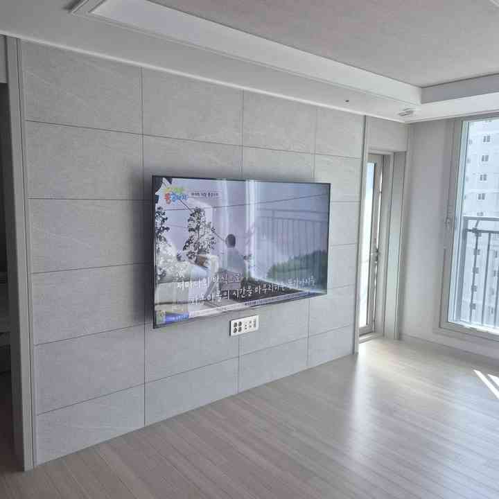 타일 마감 벽걸이TV 설치