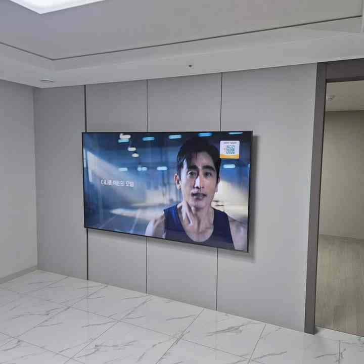 타일 마감 벽걸이TV 설치