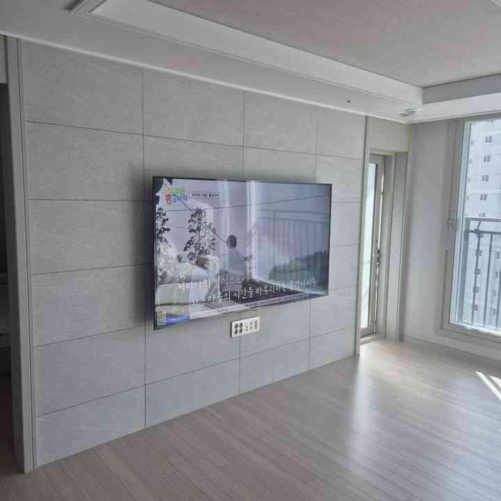 석재 마감 벽걸이TV 설치